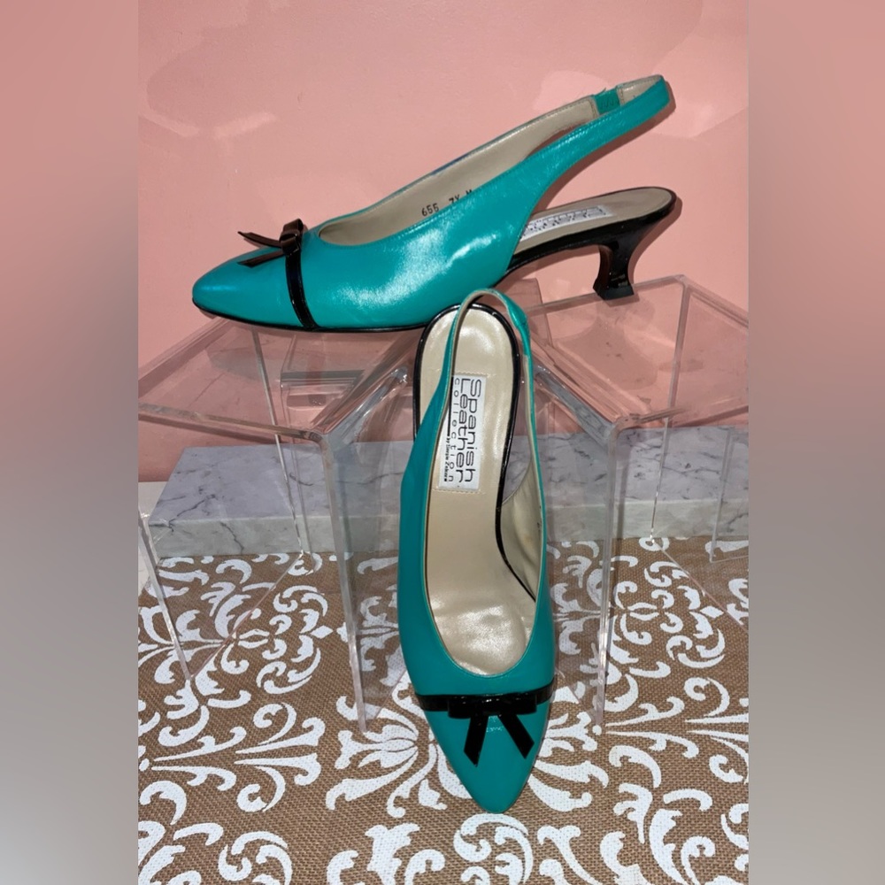 Spanish Leather Collection by Sergio Zelcer Teal & Black Leather Sling backs 7.5